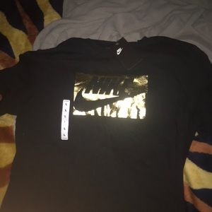 Men’s Nike shirt